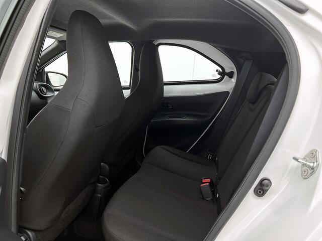 Toyota AYGO X 1.0 VVT-i MT Play | Apple CarPlay | Android Auto |