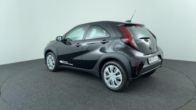Toyota AYGO X Hybrid 115 play