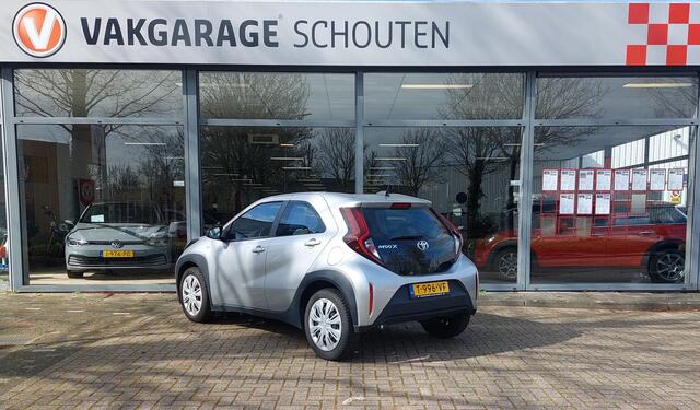 Toyota AYGO X 1.0 VVT-i MT Play