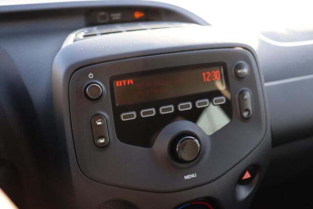 Toyota AYGO 1.0 VVT-i x-fun, Bluetooth, Airco, Elektrische ramen voor, Start / Stop, Speed Limiter.