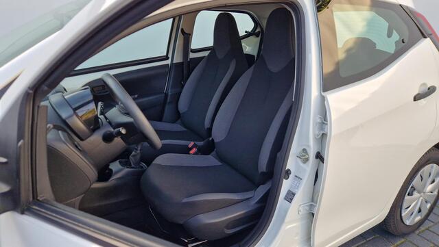Toyota AYGO 1.0 VVT-i x-fun in supernette staat | Faceliftmodel | Bluetooth