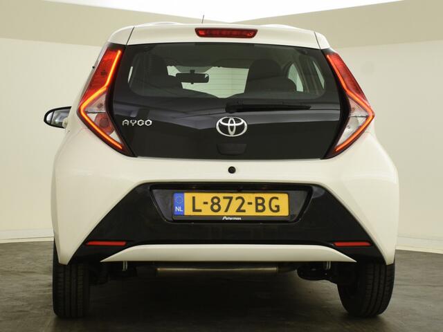Toyota AYGO 1.0 VVT-i x-play | Carplay | Camera |