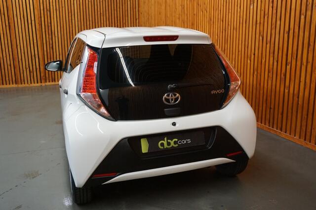Toyota AYGO 1.0 VVT-i x-now 5drs Airco