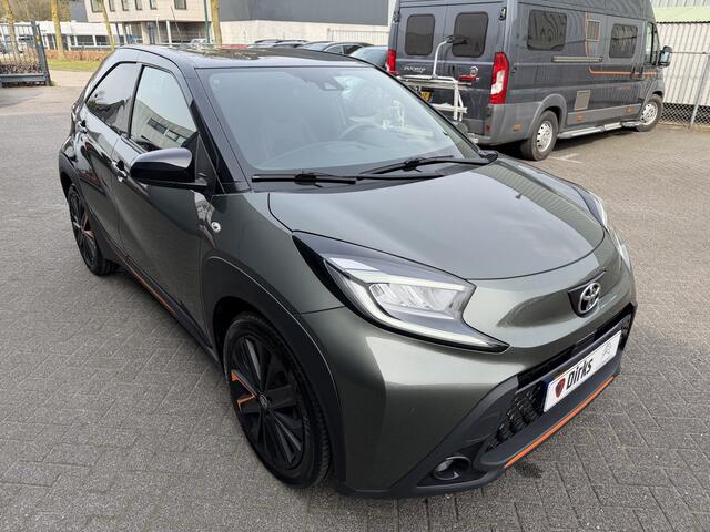 Toyota AYGO X 1.0 VVT-i MT Limited (Camera - Automatische Airco - Stoelverwarming - Keyless Entry - LED - Parkeersensoren V+A - Navigatie - Adap. Cruise Controle - 18")