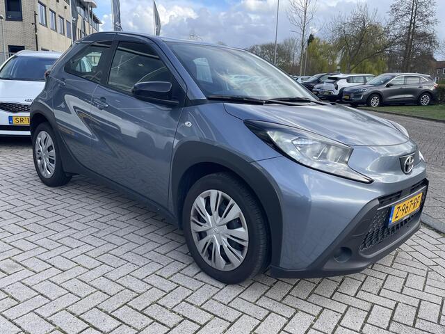 Toyota AYGO X 1.0 VVT-i S-CVT Play