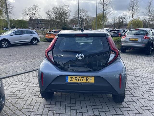 Toyota AYGO X 1.0 VVT-i S-CVT Play
