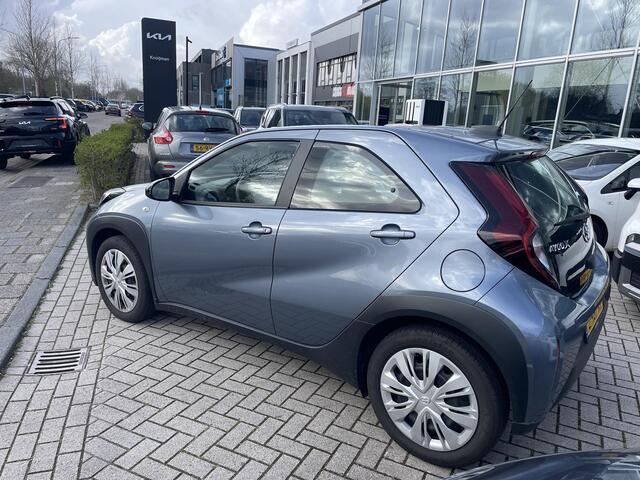 Toyota AYGO X 1.0 VVT-i S-CVT Play