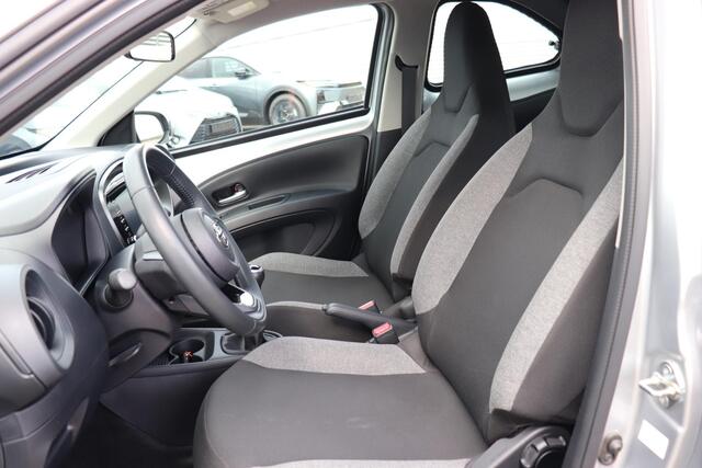 Toyota AYGO X 1.0 VVT-i Play, Parkeercamera, Apple Carplay/Android Auto, Airco!