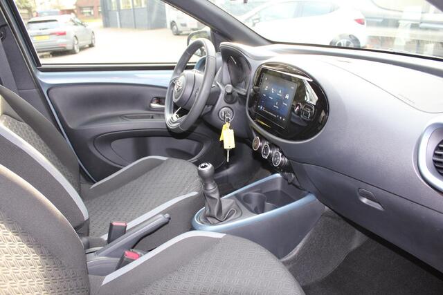 Toyota AYGO X 1.0 VVT-i MT Play