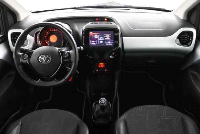 Toyota AYGO 1.0 VVT-i x-joy | Climate Control | Navigatie | Parkeercamera | Lichtmetalen Velgen |