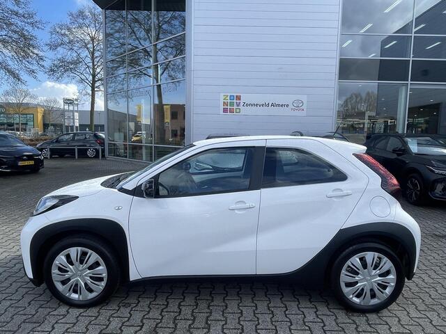 Toyota AYGO X 1.0 VVT-i MT Play