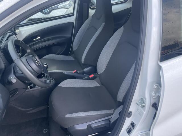 Toyota AYGO X 1.0 VVT-i MT Play