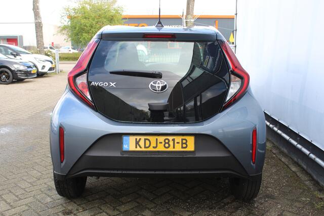 Toyota AYGO X 1.0 VVT-i MT Play Stoelverwarming l Achteruitrijcamera l Start-stop knop l Apple carplay/ Android auto