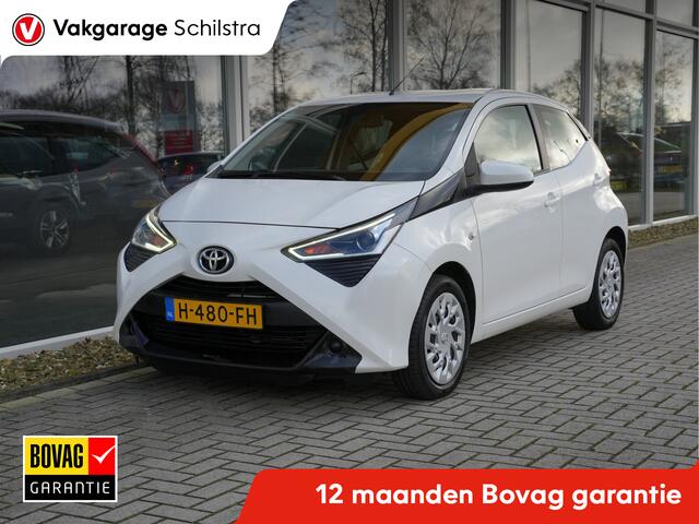 Toyota AYGO 1.0 VVT-i x-play Automaat | CarPlay | Achteruitrijcamera | Airco