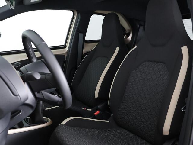 Toyota AYGO X 1.0 VVT-i MT Pulse GARANTIE TOT 03-2035! . STOELVERWARMING . APPLECARPLAY & ANDRIOD AUTO . ACHTERUITRIJ CAMERA .