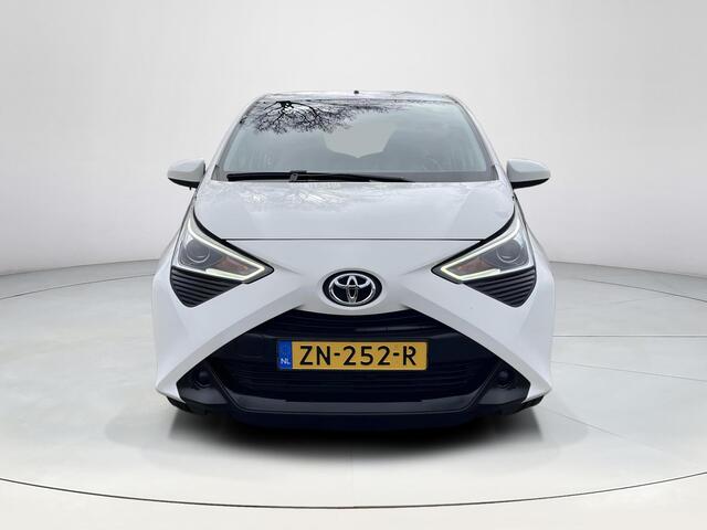 Toyota AYGO 1.0 VVT-i x-play | 5 deurs | Airconditioning | Parkeercamera | Bluetooth | Licht metalen velgen |