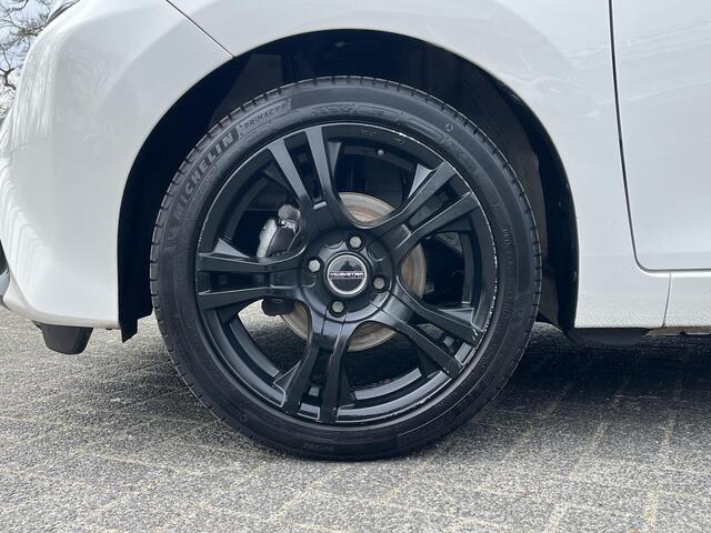 Toyota AYGO 1.0 VVT-i x-play | 5 deurs | Airconditioning | Parkeercamera | Bluetooth | Licht metalen velgen |