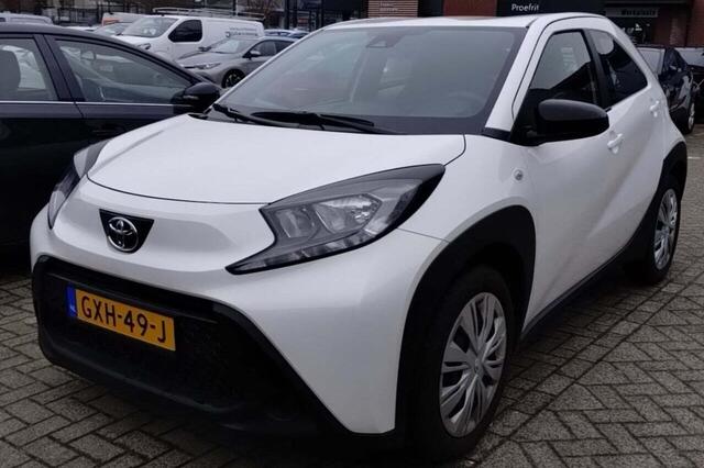 Toyota AYGO X 1.0 VVT-i Play, Lage Km