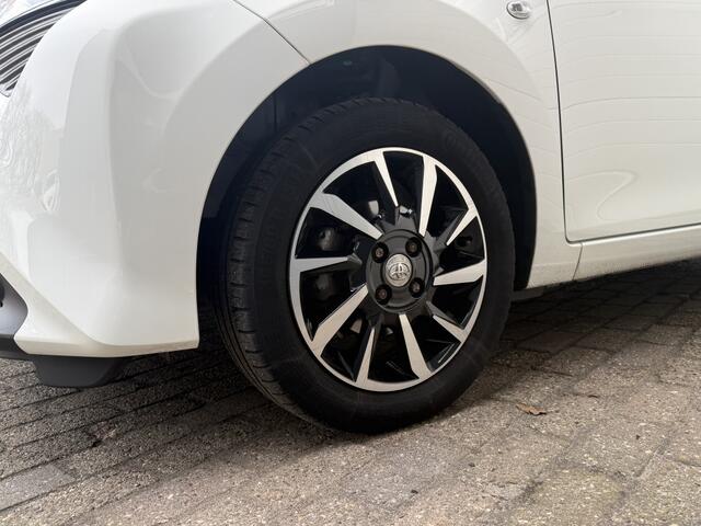Toyota AYGO 1.0 VVT-i x-joy automaat/camera