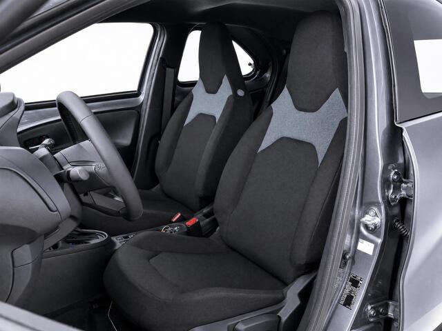 Toyota AYGO X Hybrid 115 play | Comfort Pack & Active Pack | Achteruitrijcamera | Apple Carplay/Android Auto | Voorstoelen verwarmd | Carkit | DAB | LED |