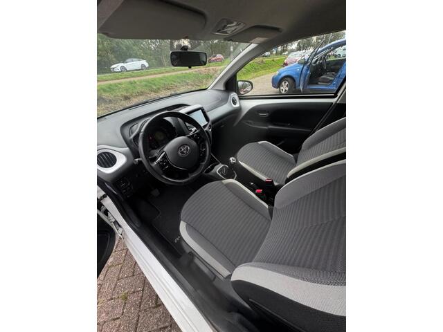 Toyota AYGO 1.0 VVT-i x-play ltd