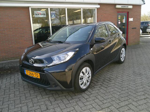 Toyota AYGO X 1.0 VVT-i MT Play