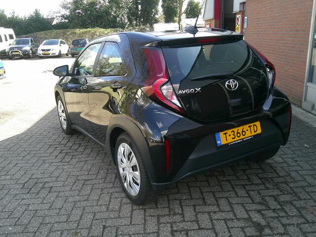 Toyota AYGO X 1.0 VVT-i MT Play