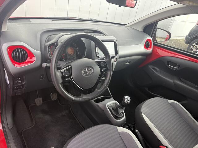 Toyota AYGO 1.0 VVT-i X-Play NL Auto Dealer Onderhouden Apple Carplay Android Auto Camera