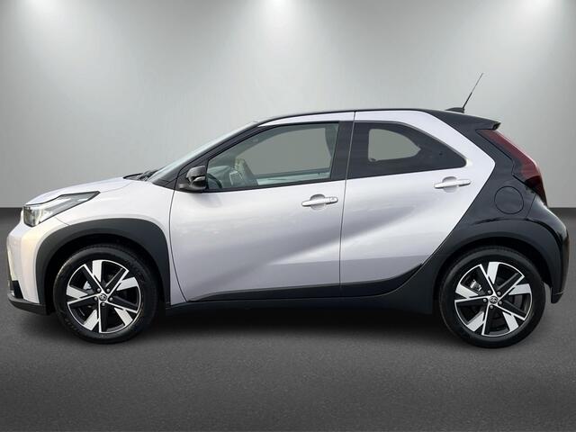 Toyota AYGO X Hybrid 115 Black Edition | Stoelverwarming | Park. Sensoren | AC