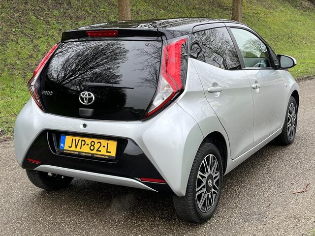 Toyota AYGO 1.0 VVT-i x-play