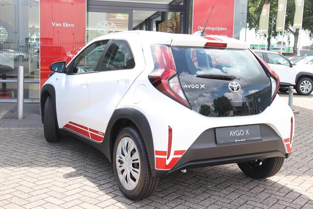 Toyota AYGO X 1.0 VVT-i Play , Rode accenten, Nieuw en direct leverbaar met ¤663,- voordeel