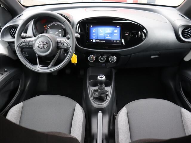 Toyota AYGO X 1.0 VVT-i Play , Rode accenten, Nieuw en direct leverbaar met ¤663,- voordeel