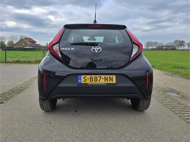 Toyota AYGO X 1.0 VVT-i MT Play - 74 Pk - Euro 6 - ParkeerCamera