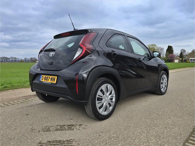 Toyota AYGO X 1.0 VVT-i MT Play - 74 Pk - Euro 6 - ParkeerCamera