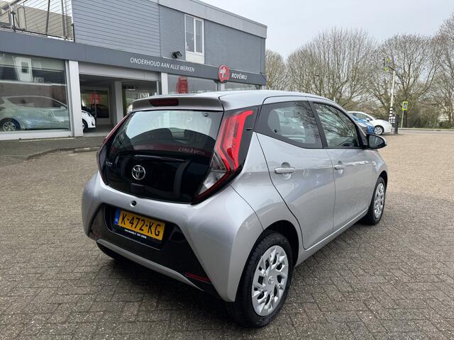 Toyota AYGO 1.0 VVT-i x-play Carplay, Camera, Airco.