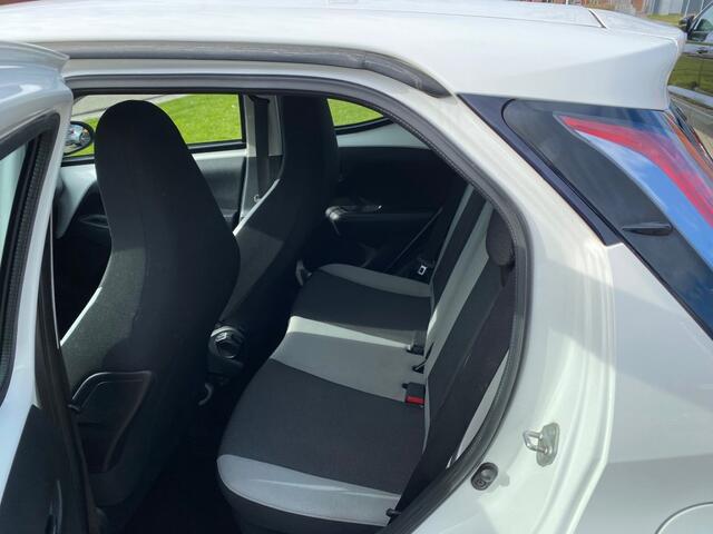 Toyota AYGO 1.0 VVT-I X-PLAY
