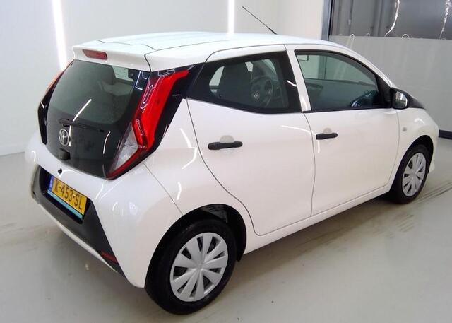 Toyota AYGO 1.0 VVT-i x-Fun Airconditioning Bluetooth LED 5drs NL-Auto Dealeronderhouden