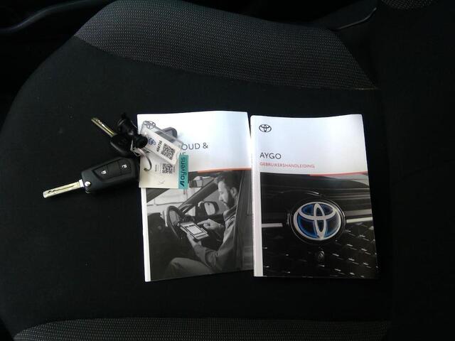 Toyota AYGO 1.0 VVT-i x-Fun Airconditioning Bluetooth LED 5drs NL-Auto Dealeronderhouden