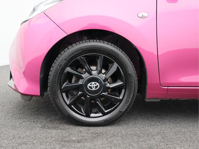 Toyota AYGO 1.0 VVT-i x-cite/ lage km/ zeer mooi!