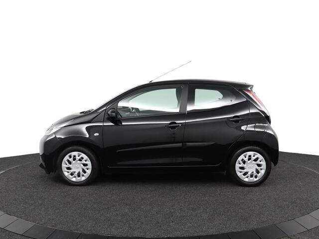 Toyota AYGO 1.0 VVT-i x-play | achteruitrijcamera | airco |