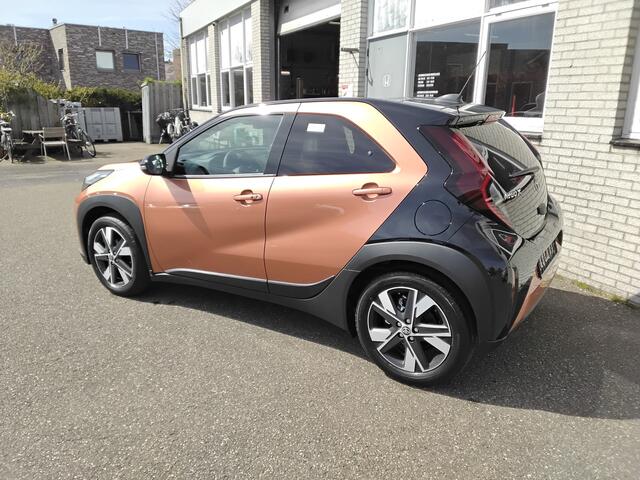 Toyota AYGO X Hybrid 115 Pulse *Easy Pack* Cinnnamon/black metallic*