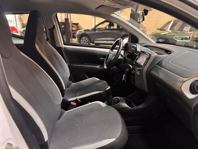 Toyota AYGO 1.0 VVT-i x-Play Airco Touchscreen Camera Apple Car Play Android Auto 5drs NL-Auto Dealeronderhouden