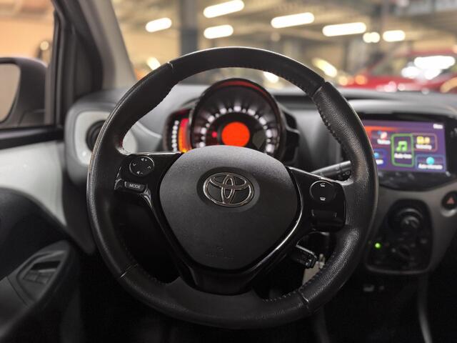 Toyota AYGO 1.0 VVT-i x-Play Airco Touchscreen Camera Apple Car Play Android Auto 5drs NL-Auto Dealeronderhouden