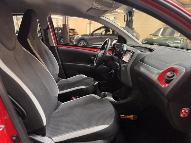 Toyota AYGO 1.0 VVT-i x-Play Airco Touchscreen Camera Apple Car Play Android Auto 5drs NL-Auto Dealeronderhouden