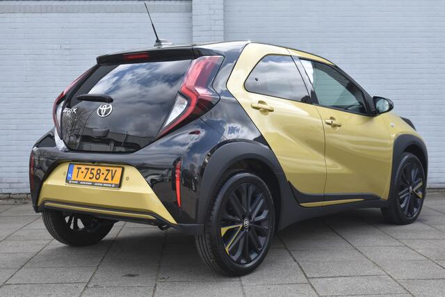 Toyota AYGO X 1.0 VVT-i S-CVT Premium Automaat 72pk | Keyless entry | PDC | Achteruitrijcamera | Stoelverwarming |