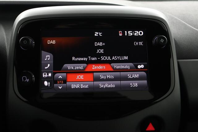 Toyota AYGO 1.0 VVT-i x-joy | Apple Carplay/Android Auto | Climate Control | Lichtmetalen Velgen | Parkeercamera |
