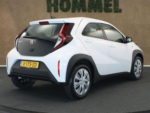 Toyota AYGO X 1.0 VVT-i MT Play - ORIGINEEL NEDERLANDSE AUTO - APPLE CARPLAY/ANDROID AUTO - AIRCO - MULTIMEDIAVOORBEREIDING - CRUISE CONTROL - ACHTERUITRIJCAMERA