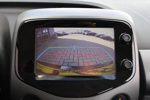 Toyota AYGO 1.0 VVT-i x-play 1e Eigenaar | Dealer Onderh | BTW | NAP | Camera | Navi | Carplay | Full Led | Start/Stop | Hill-Hold