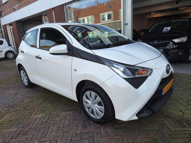 Toyota AYGO 1.0 VVT-i X-Fun 5Drs /Airco/Bluetooth/Led/Garantie
