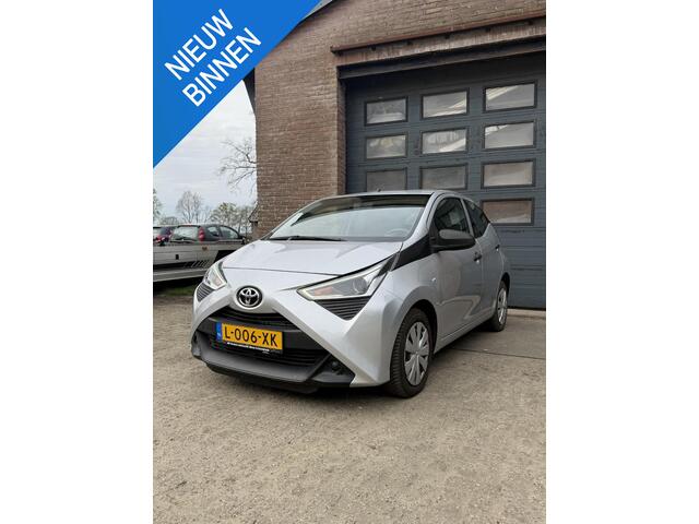 Toyota AYGO 1.0 VVT-i x-fun Airco/5DRS/LED/NAP